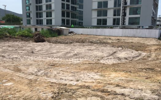 Pěkný pozemek jen 200m od pláže, Pattaya