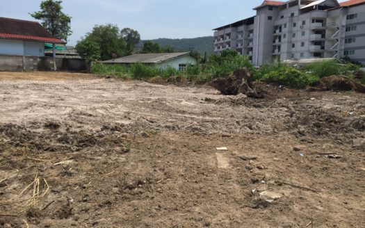 Pěkný pozemek jen 200m od pláže, Pattaya