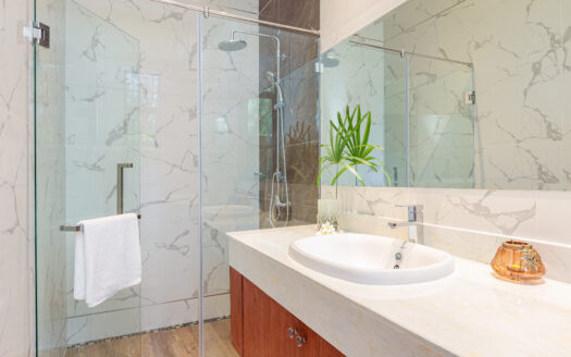 Nová vilka vedle golfu, Hua Hin