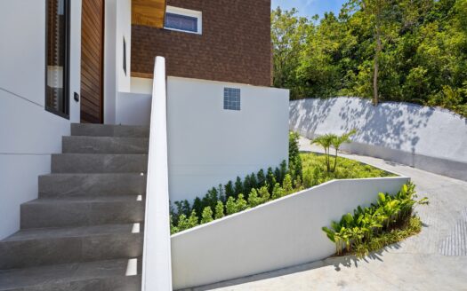 Moderní vila s výhledem na moře